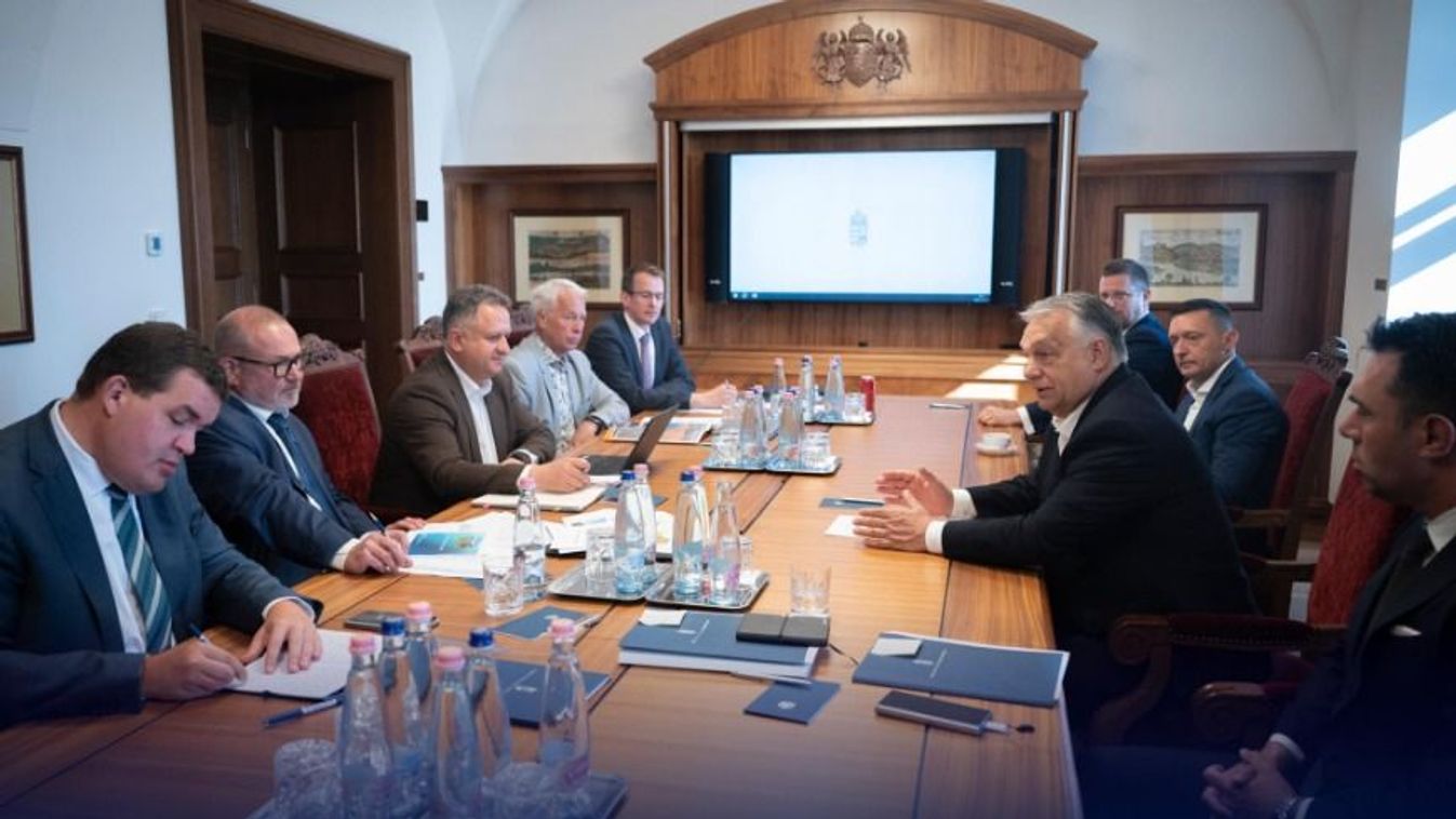 aszályvédelem operatív törzs

Facebook/Orbán Viktor