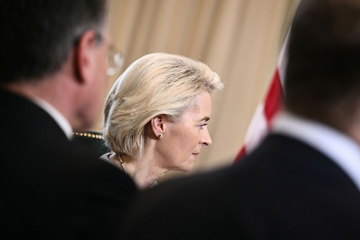 Brüsszel engedett az amerikai nyomásnak: Trump feltételei érvényesültek az új EU-USA megállapodásban, ami hátrányosan érinti az uniós exportot.