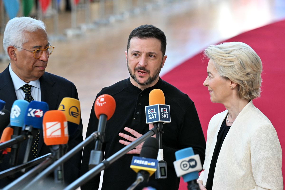 Zelenszkij szerint nem Ukrajna okolható az EU-csatlakozás csúszásáért. Az elnök következményeket sürget azokkal szemben, akik hátráltatják hazáját.