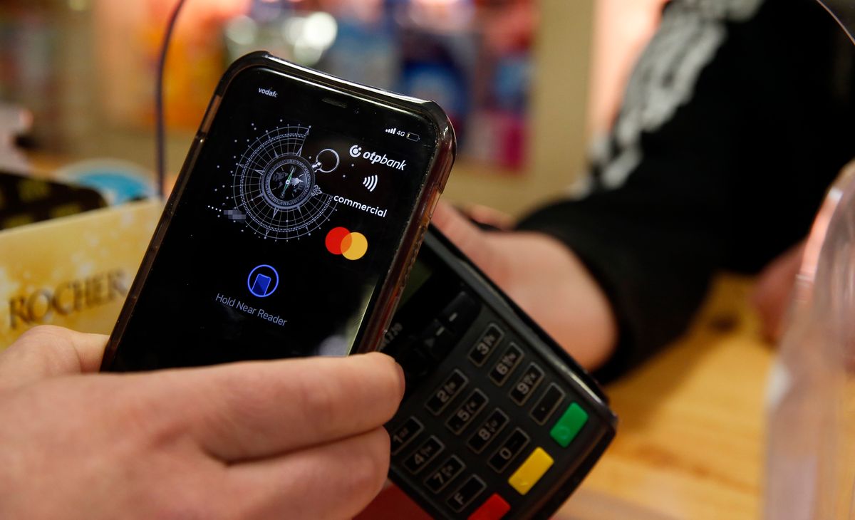 készpénz, 20210306 MN Budapest Illusztráció: bolt,vásárlás,bankkártyás fizetés koronavírus-járvány alatt.Fotó: Mirkó István MI Magyar Nemzet