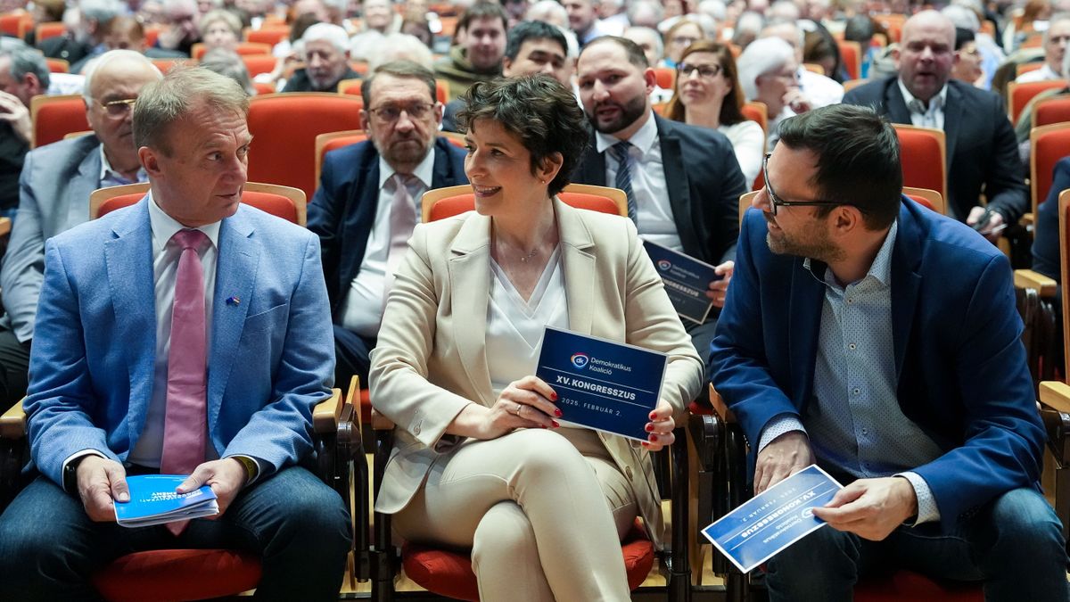 Spanyol tengerparti családi házban kapcsolódik ki a DK-s Molnár Csaba