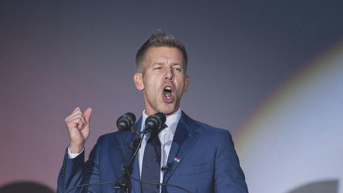 Palotaforradalomtól tart Magyar Péter, ezért korlátozza a Tisza Párt tagságát
