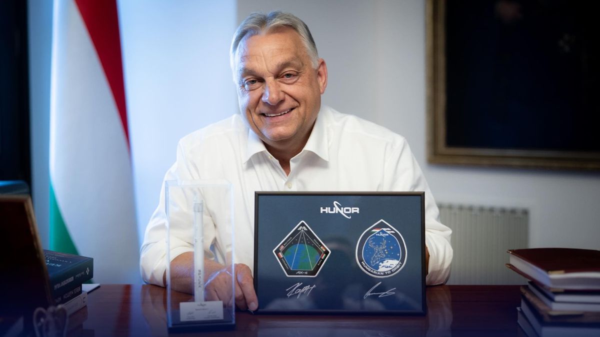 Az űrből kapott ajándékot Orbán Viktor