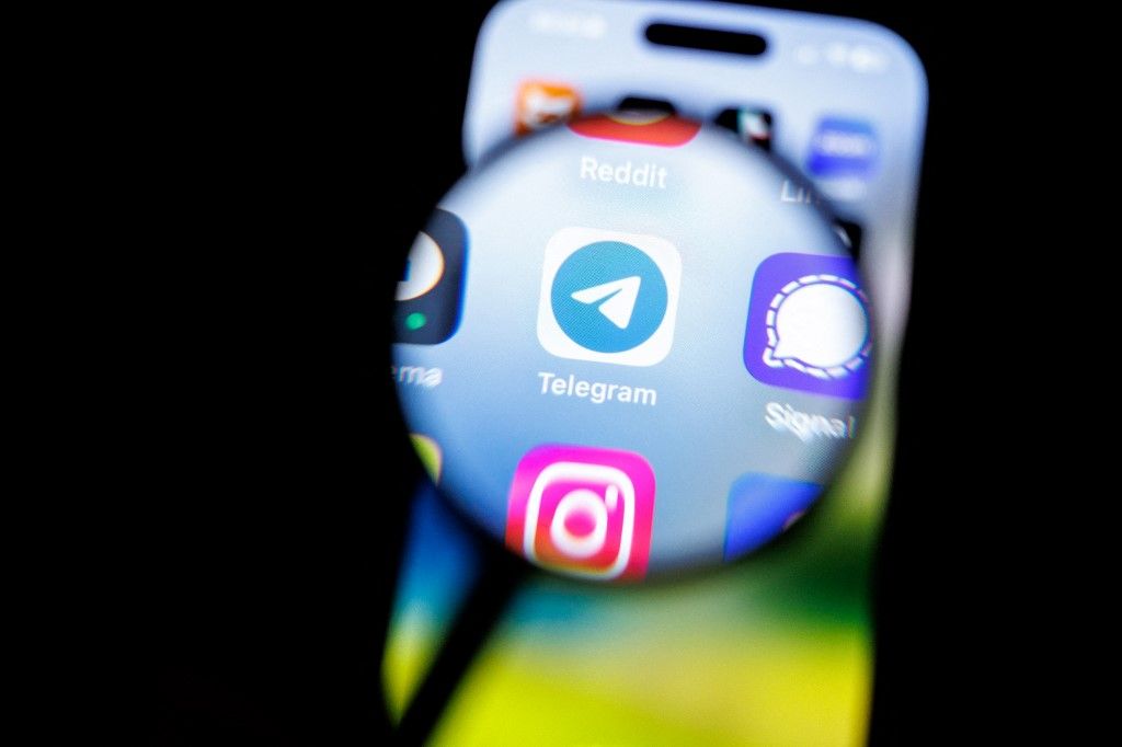 Telegram applikáció és más közösségi applikációk logója Fotó: AFP