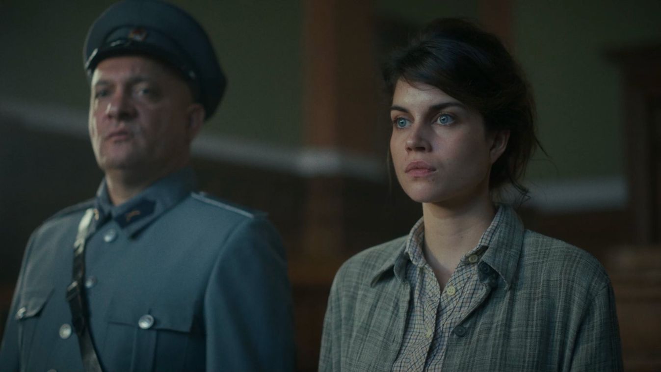 Szász Júlia kettős szerepben tűnik fel Koltay Gábor legújabb filmjében, a Wittner Máriáról szóló 217 napban.