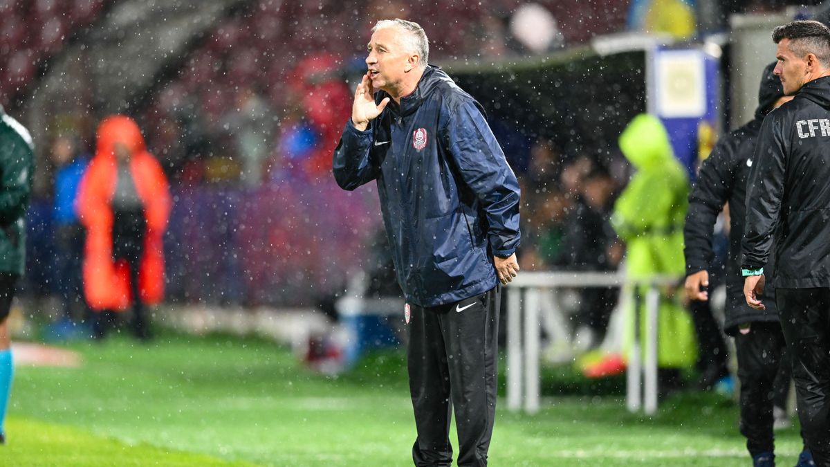 „Sohasem láttam ilyesmit a futballban” – kifakadt a Paksot kiejtő CFR edzője