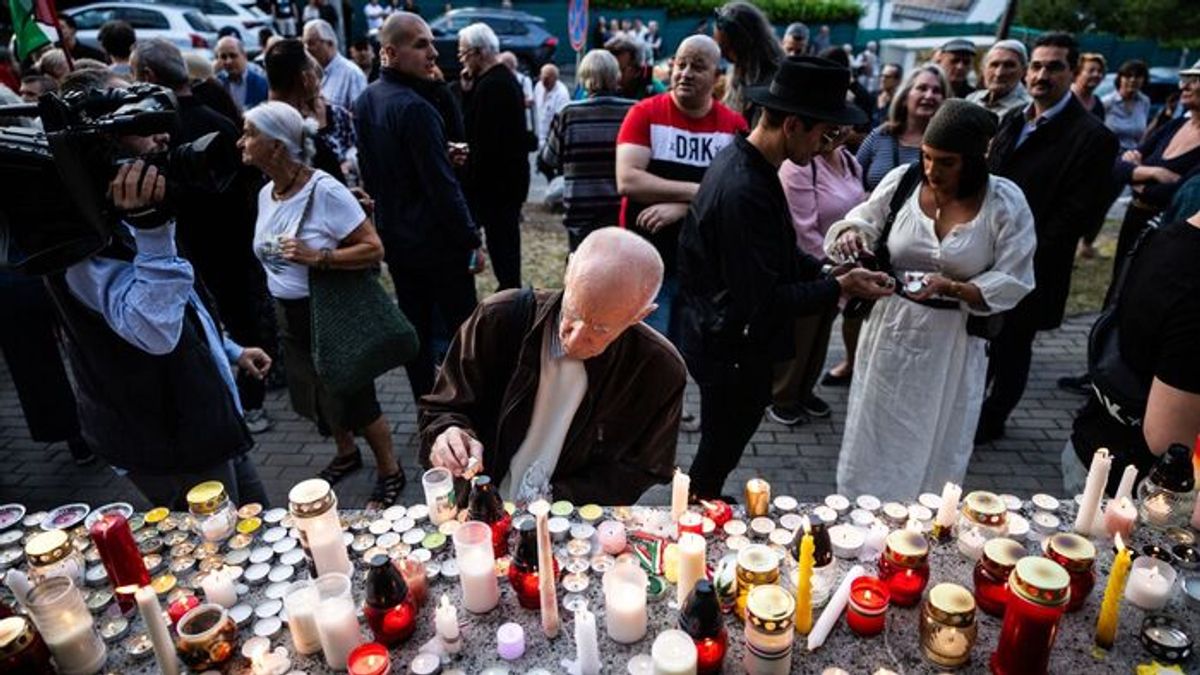 Zsolt Bayer Initiates Candlelight Vigil at Ukrainian Embassy for Brutally Killed Jozsef Sebestyen + Videos