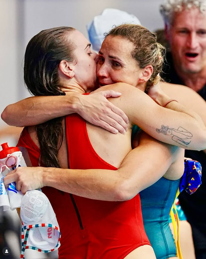 A spanyol Beatriz Ortiz gratulál Keszthelyi Ritának