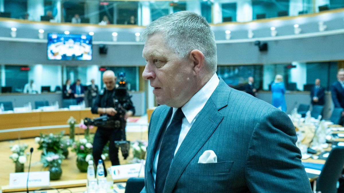 Ficót fenyegetik a csehek