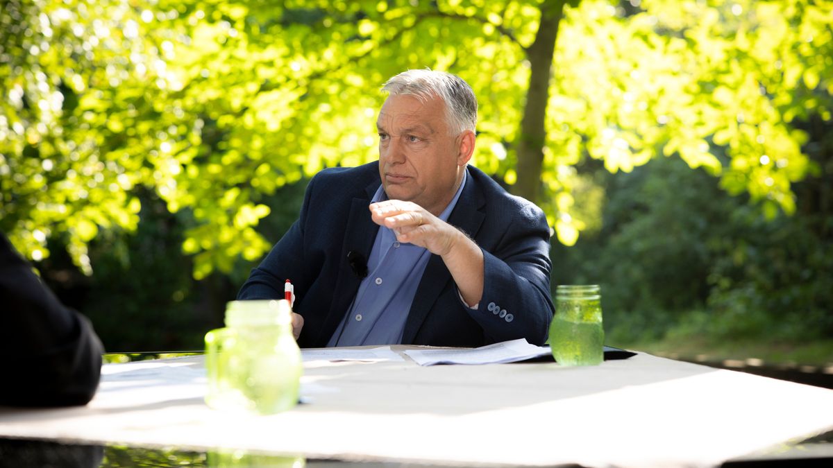 Ocsmány üzenetet kapott Romániából Orbán Viktor