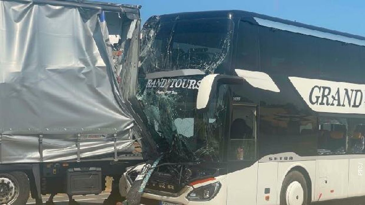 Nyolc sérültje van a szabadkai buszbalesetnek, kaposvári diákok jöttek volna haza görögországi nyaralásból