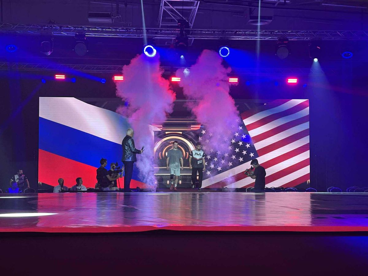 Szijjártó Péter szerint a budapesti amerikai–orosz birkózó mérkőzések enyhülést hozhatnak a két ország kapcsolatában – sporttal a békéért.