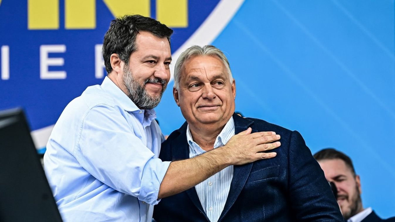 Matteo Salvini (balra), olasz miniszterelnök-helyettes és Orbán Viktor magyar miniszterelnök (Fotó: AFP)