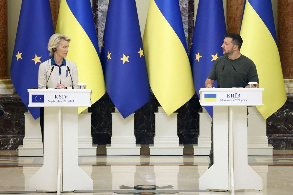 Ursula von der Leyen, az Európai Bizottság elnöke (l) és Volodimir Zelenszkij ukrán elnök (Fotó: AFP)