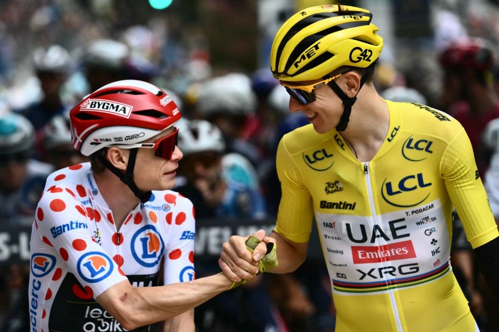 Jonas Vingegaard pöttyös trikóban tekerhette végig a Tour de France utolsó szakaszát, de a sárga mellett végül ezt is Tadej Pogacar nyerte