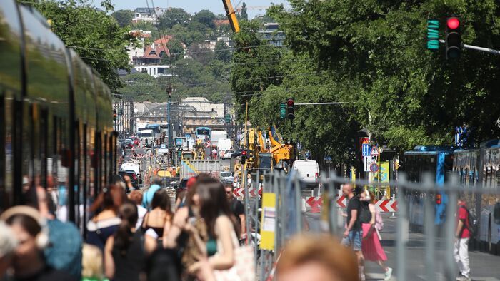 20250701 budapest felujitasok miatt dugok alakulnak ki a kozlekedesben havran zoltan magyar nemezet