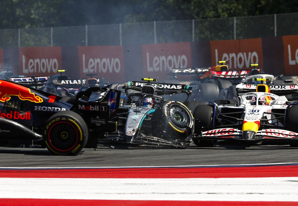 A hétvégén éppen egy Mercedes rontotta el Verstappen versenyét