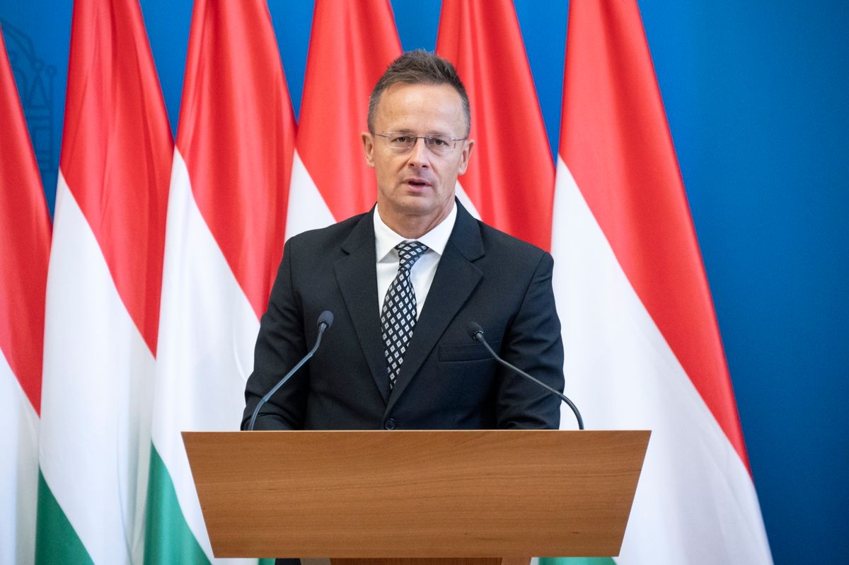 Szijjártó Péter történelmi emléket vett át az Egyesült Államoktól