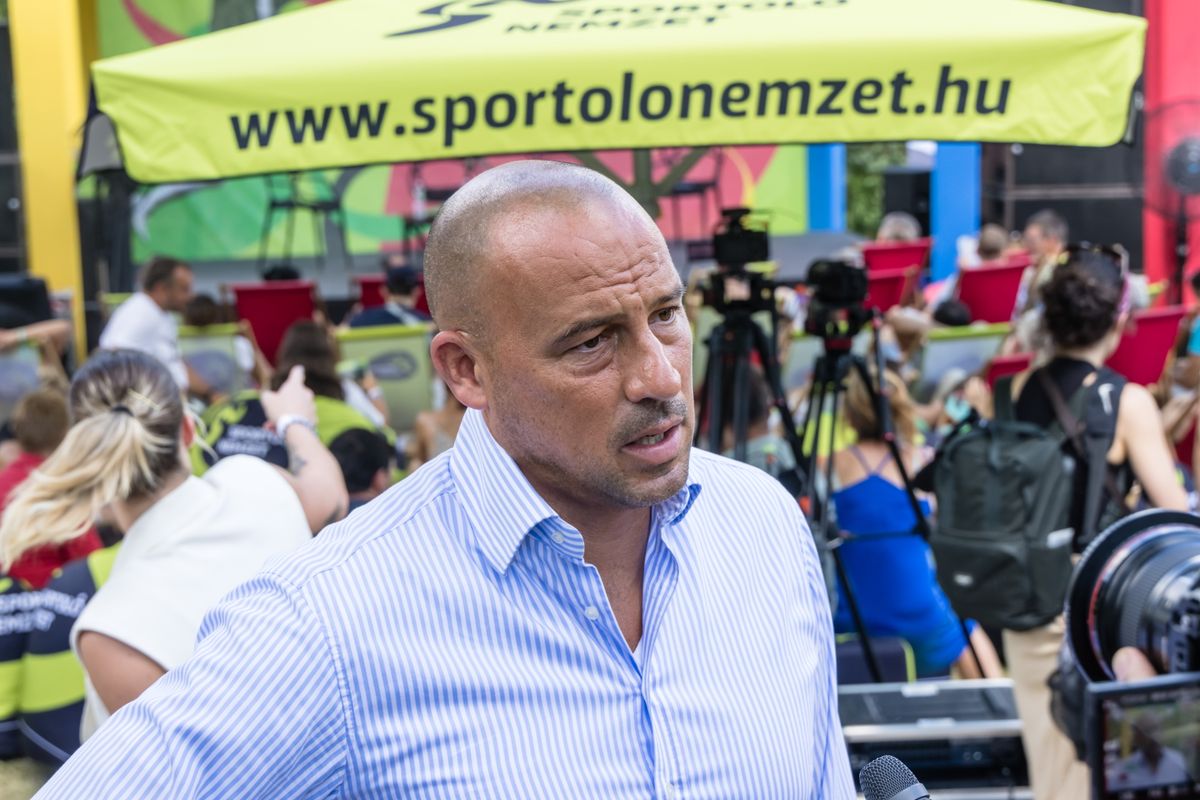 Schmidt Ádám kiemelte: az akadémia lét feltétele, hogy öt magyar labdarúgót kell folyamatosan a pályán tartani a bajnokságban