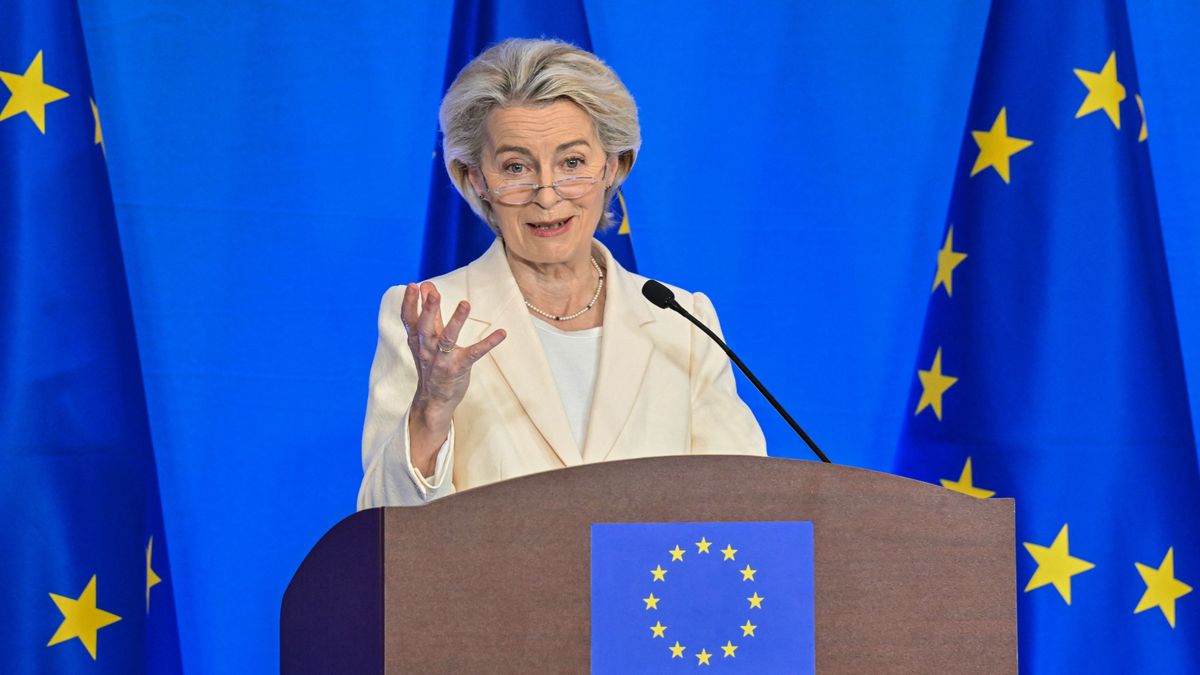 Felháborító bejelentést tett a bizottság Von der Leyen SMS-eiről