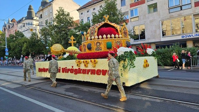 Nézze meg a debreceni virágkarnevál történetének egyik legmagasabb kompozícióját!