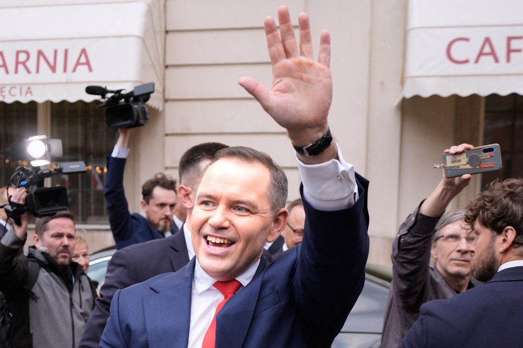 Lengyelország miniszterelnökére Karol Nawrocki elnökválasztási győzelme óta még nagyobb nyomás nehezedik