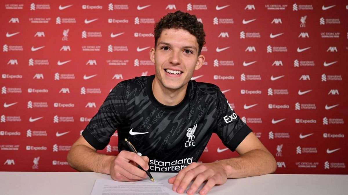 Pécsi Ármin június 7-én írt alá a Liverpool csapatához
