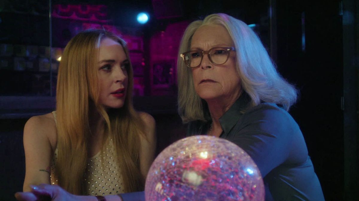 Jamie Lee Curtis és Lindsay Lohan már megint nem fér a bőrébe