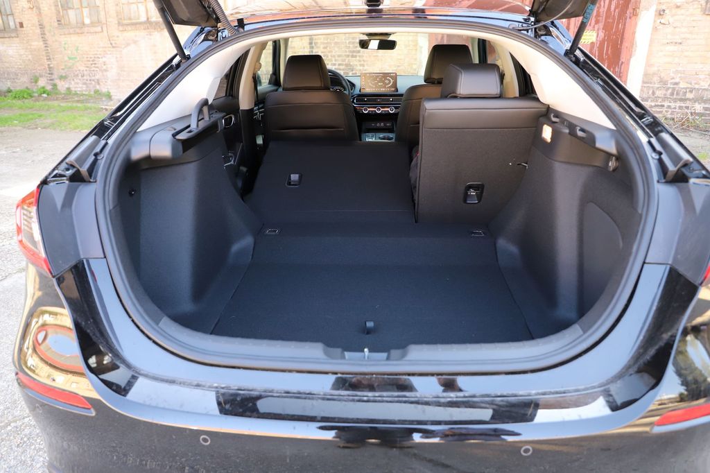 Honda Civic e:HEV - Honda ZR-V e:HEV összehasonlítás