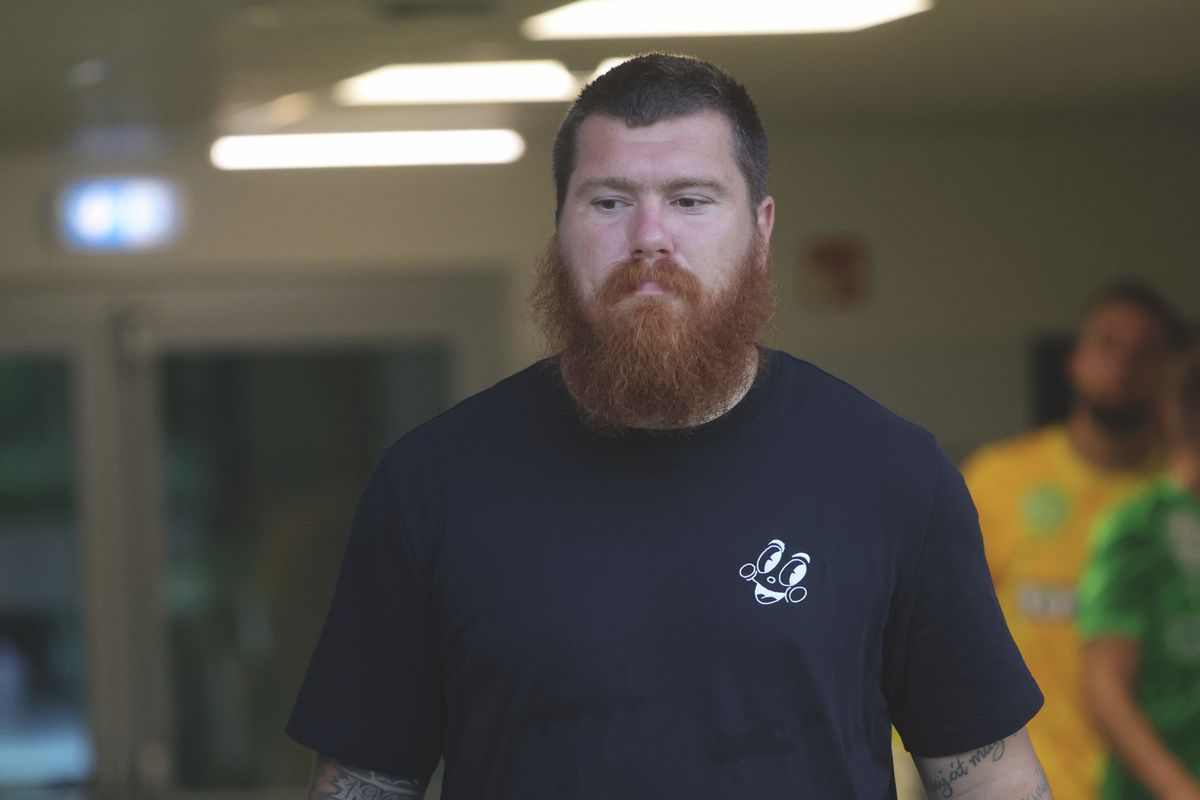 Ádám Martin, a magyar válogatott korábbi támadója a Paks és a Maribor Kl-selejtezőjén, civilben