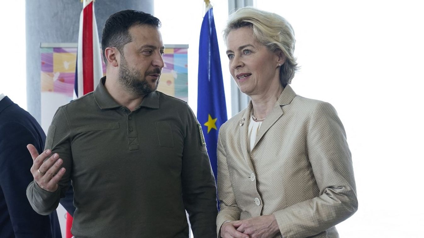 Zelenszkij és Ursula von der Leyen (Fotó: AFP)