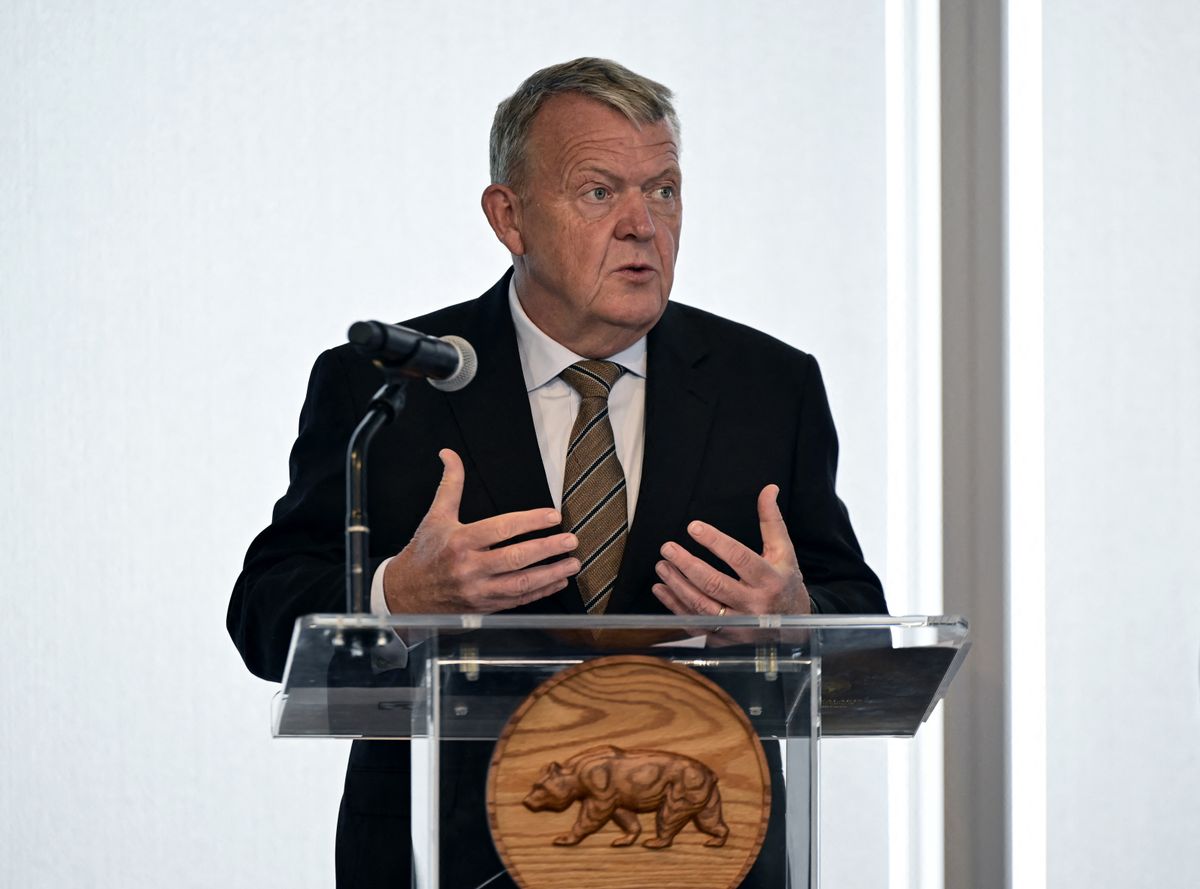 Lars Lokke Rasmussen bekérette az amerikai ügyvivőt