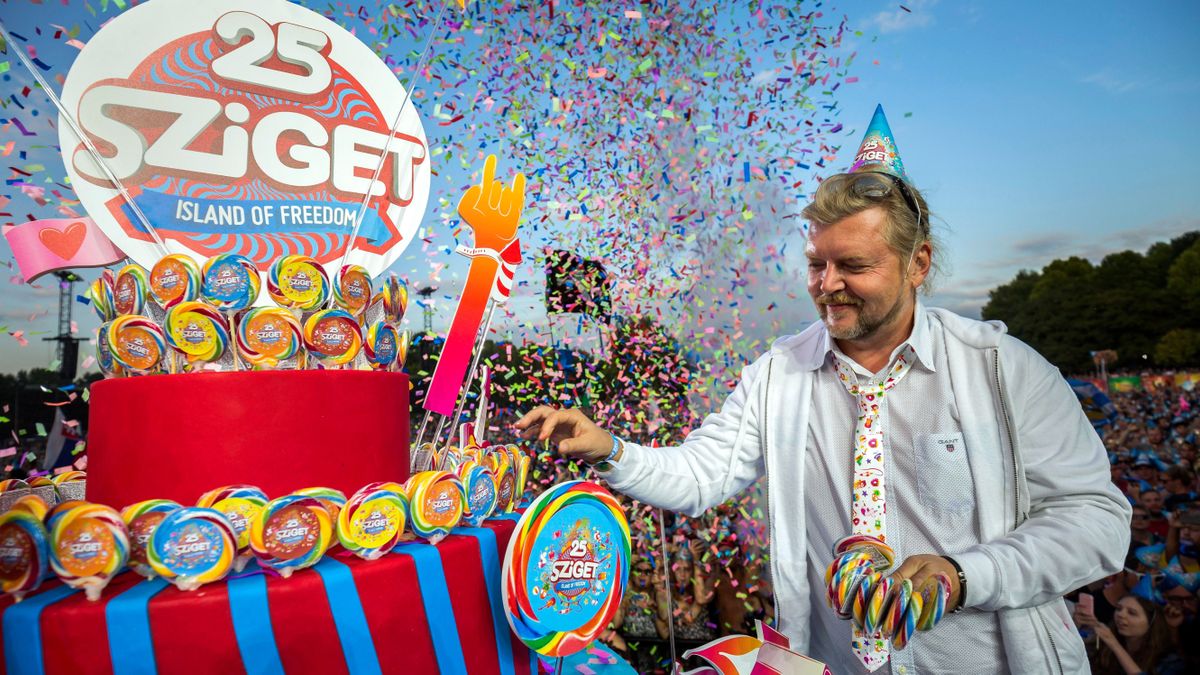 Így támogatta a mészárlást és erőszakot a Sziget Fesztivál alapítójának üzlettársa