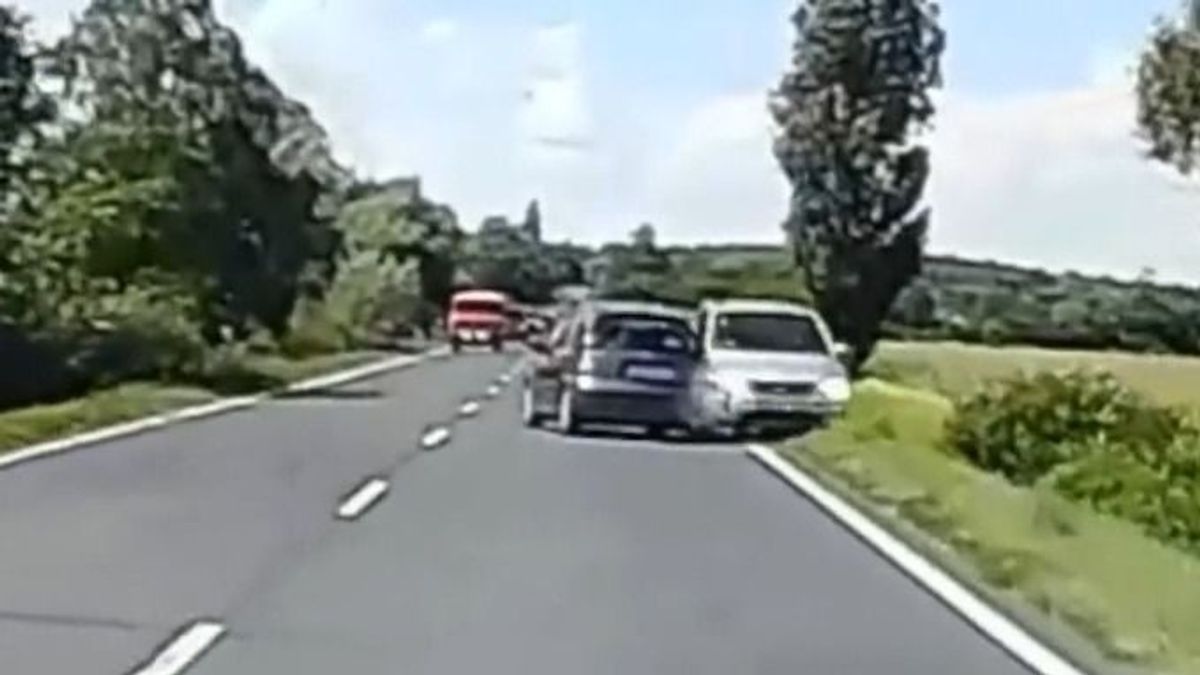 Megvalósult minden sofőr rémálma a 84-es főúton + videó