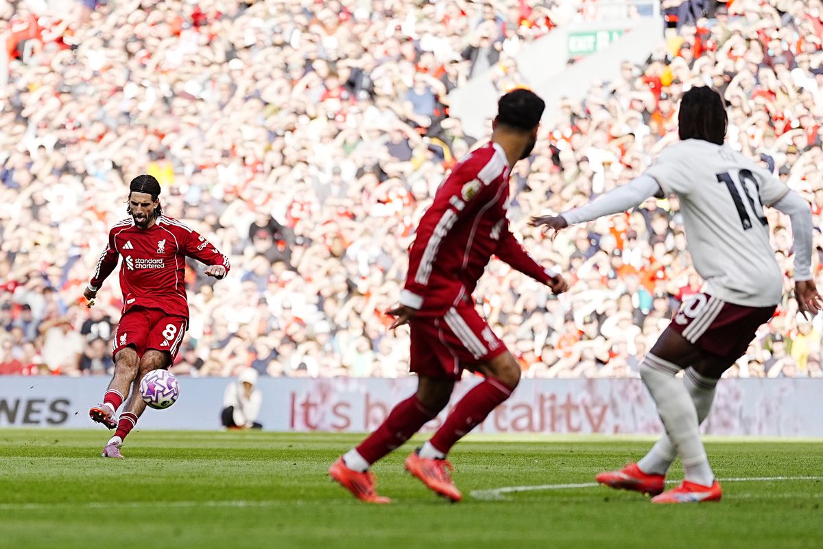 Szoboszlai Dominik tanítanivaló lábtartással rúgta el a labdát. A Liverpool ezzel a góllal nyert 1-0-ra az Arsenal ellen a Premier League rangadóján