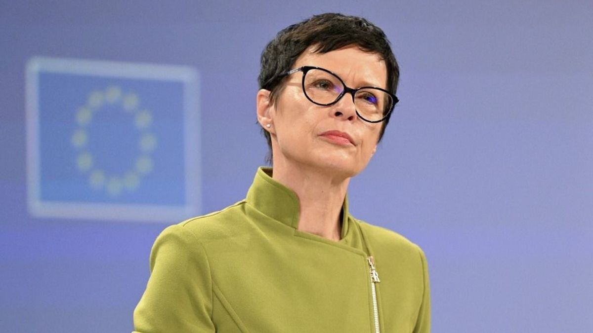 Ukrajna EU-tagság felé vezető újabb lépését üdvözli a bővítési biztos
