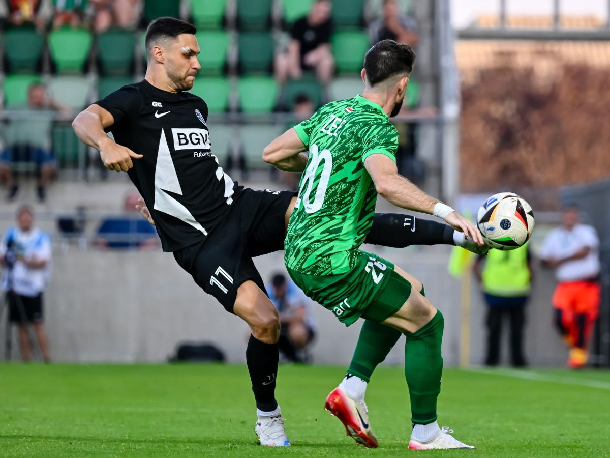 Zeke Márió a hajrában, 2-0-nál ziccerben a kapufát találta el. Ha bemegy a lövés, Bognár György szerint a Paks továbbjut a Zsitomir ellen