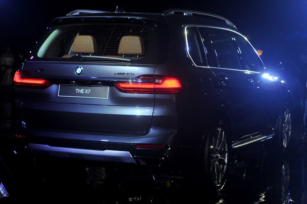 Kedvelik az oroszok a BMW X7 márkájú autókat (Fotó: AFP)
