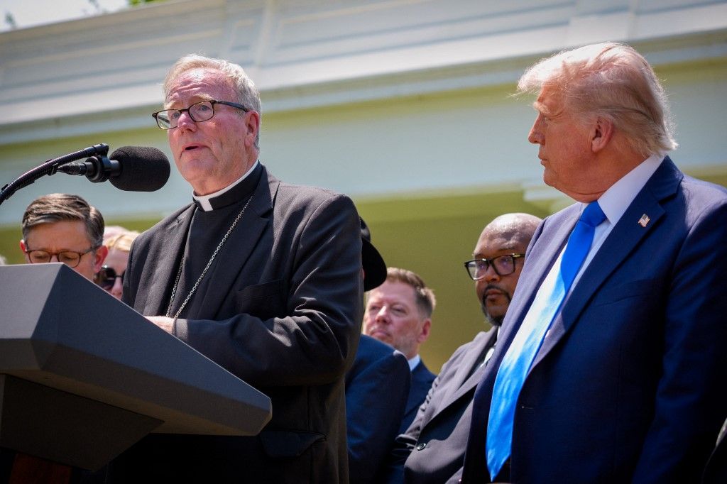 Robert Barron püspök keményen nekiment a polgármesternek a halálos iskolai lövöldözés után