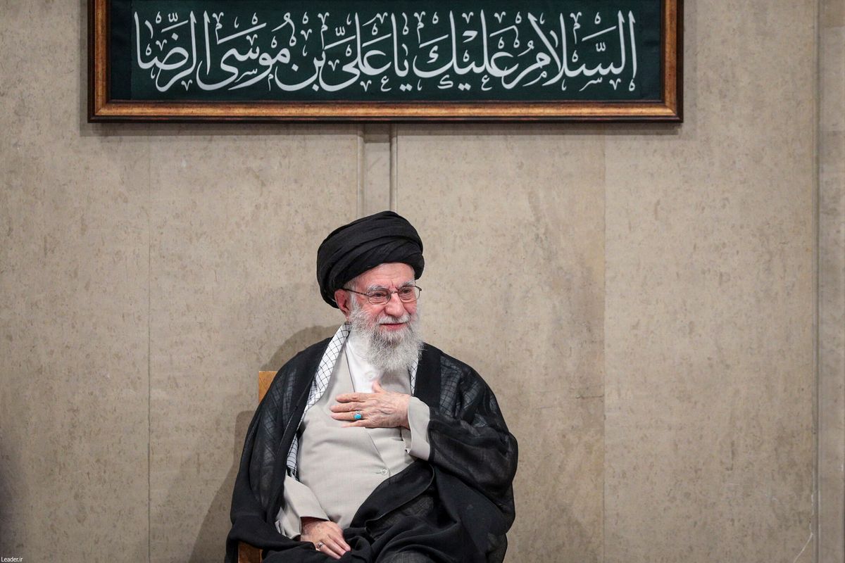 Irán soha nem fog behódolni az Egyesült Államoknak – közölte Ali Hamenei