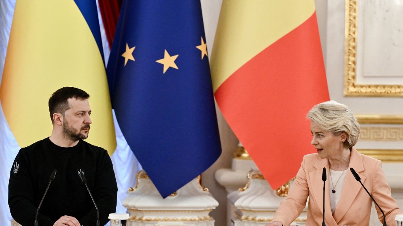 Volodimir Zelenszkij ukrán elnök és Ursula von der Leyen, az Európai Bizottság elnöke (Fotó: AFP)