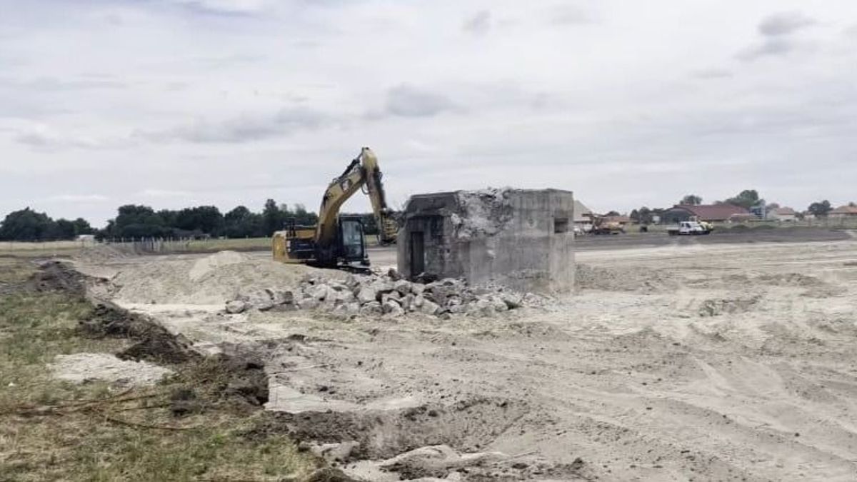 Emberi maradványokat találtak a focipálya alatt Mórahalmon