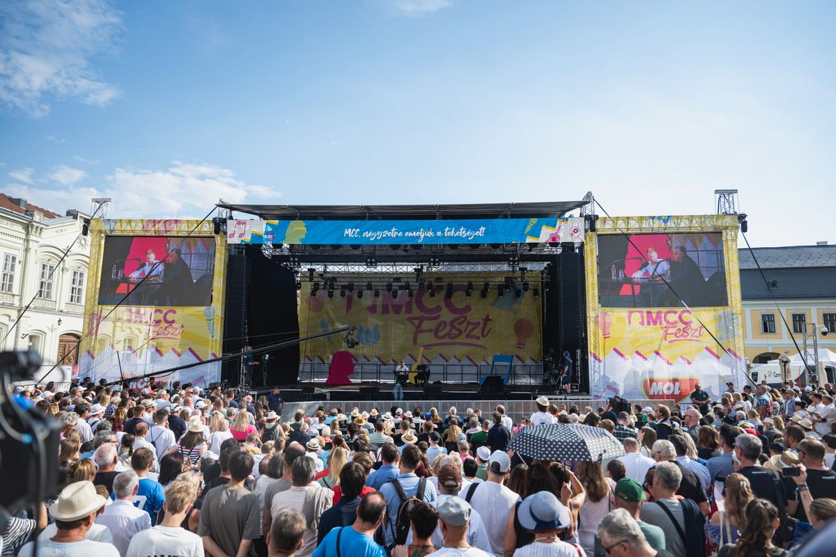 Miniszterelnöki Kommunikációs Főosztály / Benko Vivien Cher