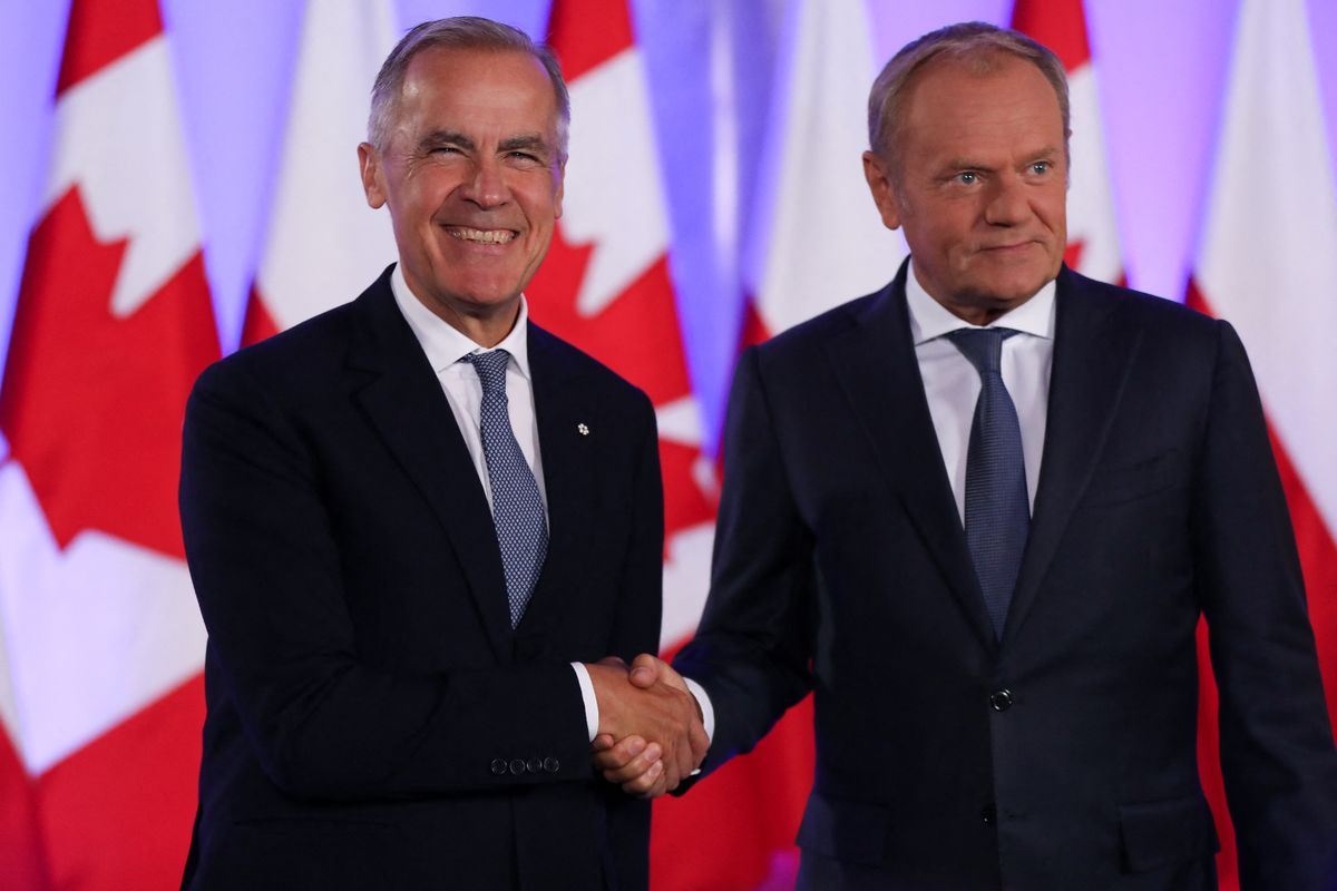 Donald Tusk szerint Ukrajna támogatása fontos, de lengyel katonák nem vesznek részt a békemisszióban, csak háttérsegítséget adnak.