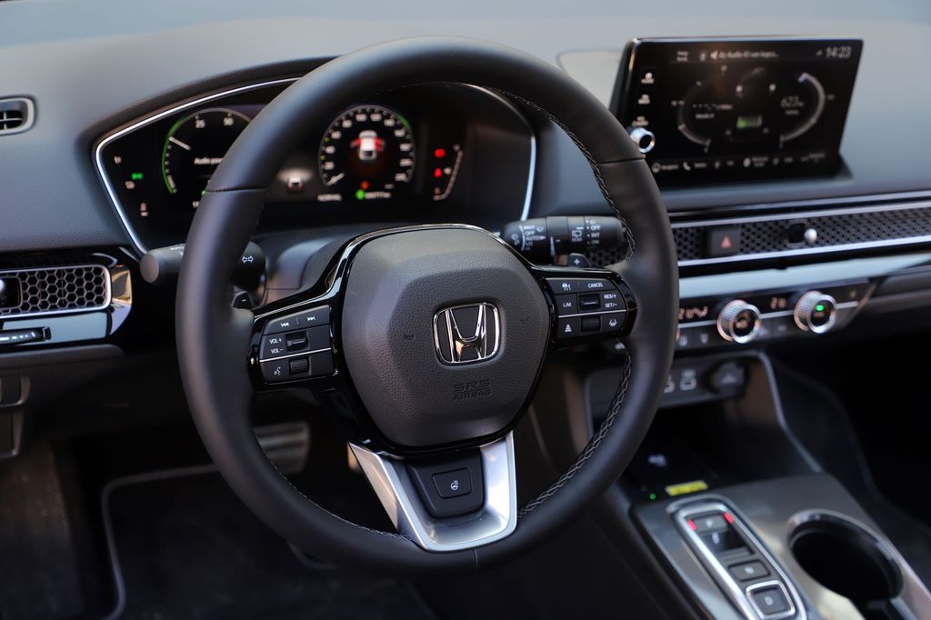 Honda Civic e:HEV - Honda ZR-V e:HEV összehasonlítás