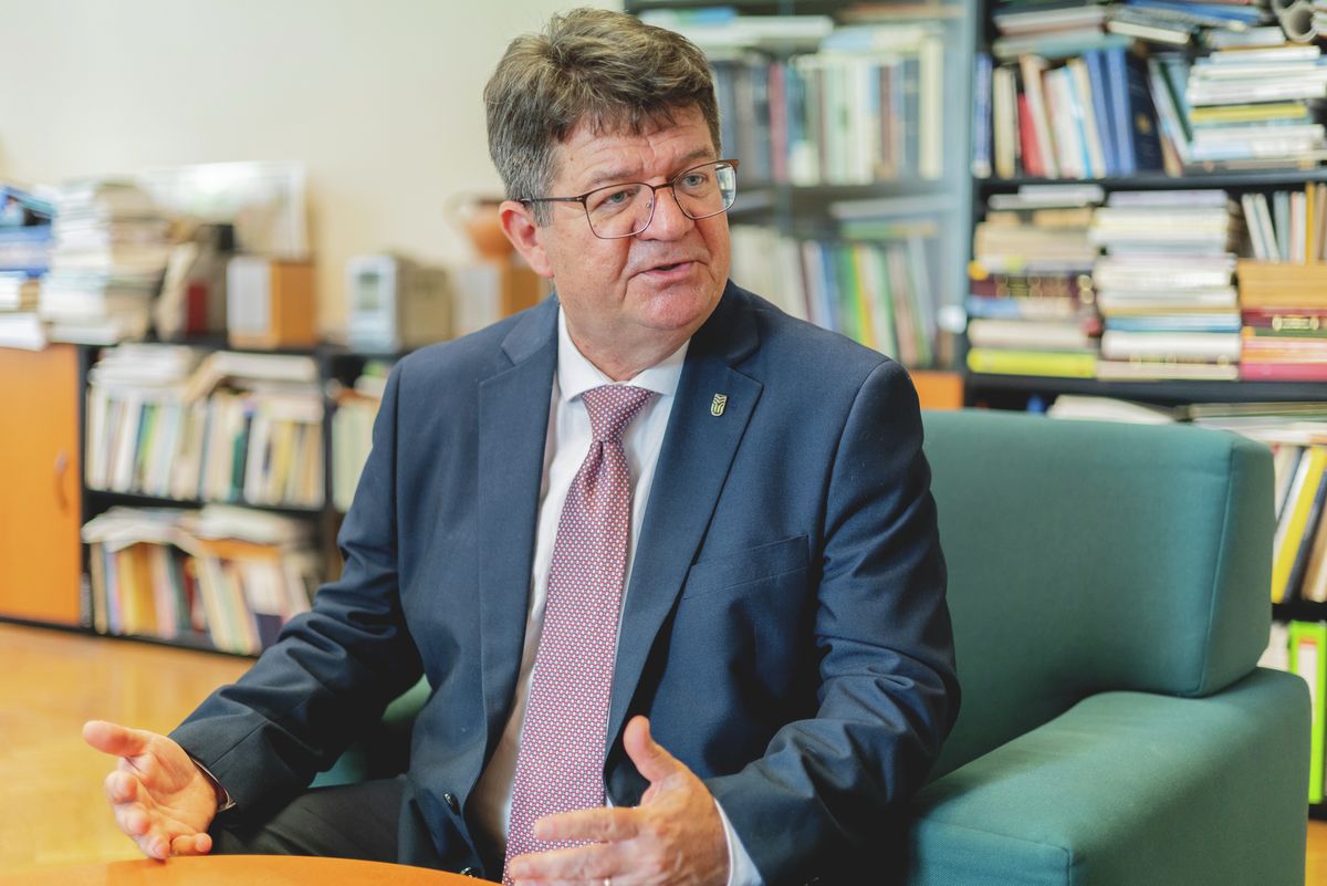 Aáry Tamás Lajos interjú.
2025.08.06 Budapest
Fotó: Csudai Sándor

A képen: Aáry Tamás Lajos oktatási jogok biztosa