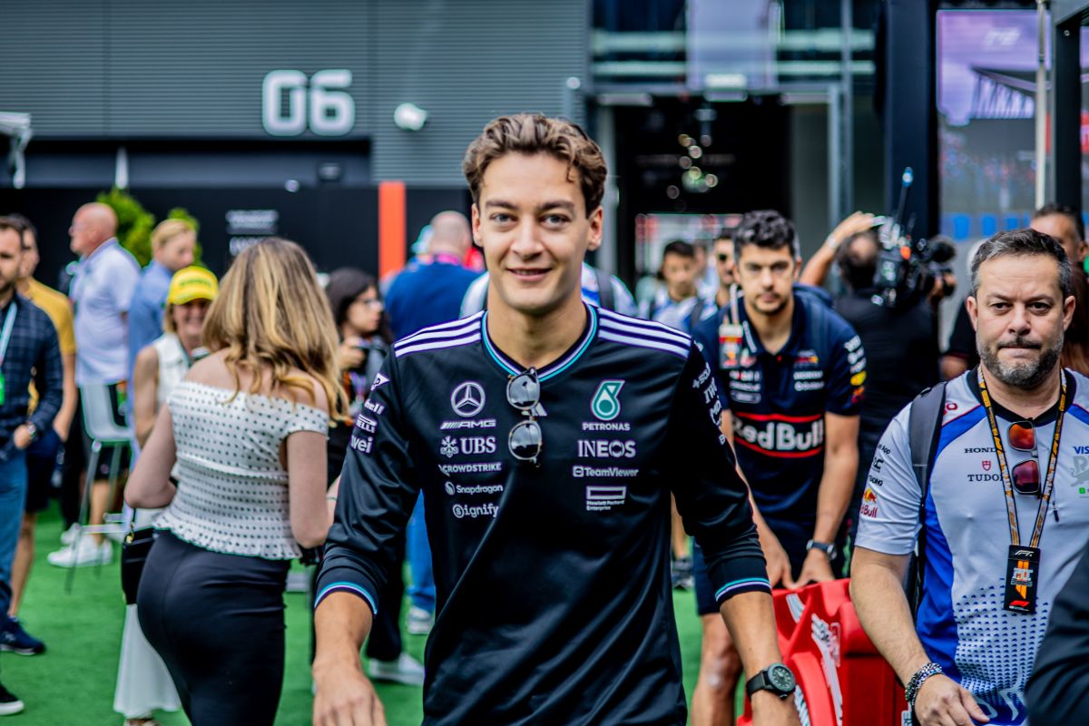 George Russell a dobogóra vezette a Mercedest