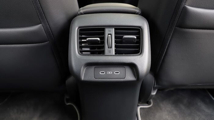 Honda Civic e:HEV - Honda ZR-V e:HEV összehasonlítás