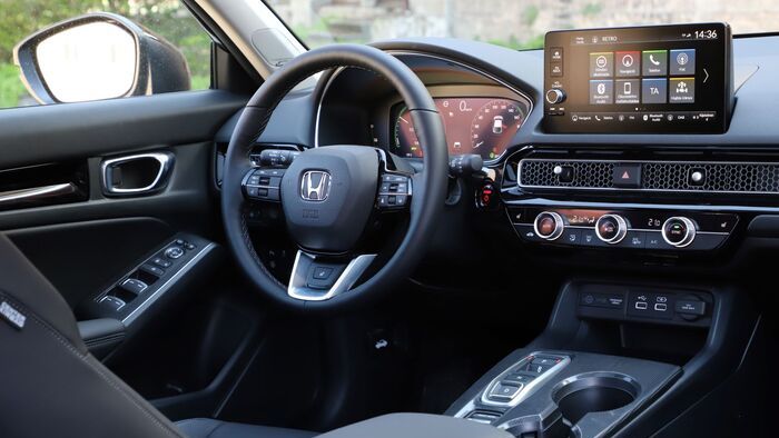 Honda Civic e:HEV - Honda ZR-V e:HEV összehasonlítás