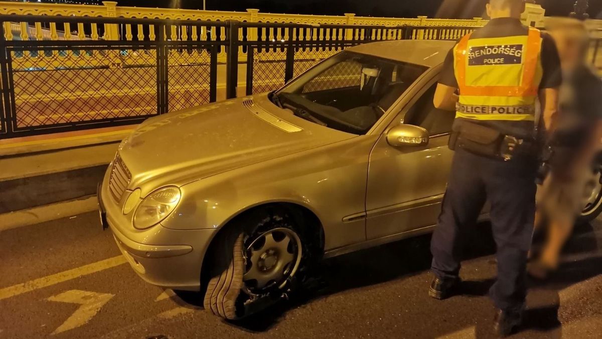Nem mindennapi jelenséggel hívta fel magára a rendőrök figyelmét az ittas férfi